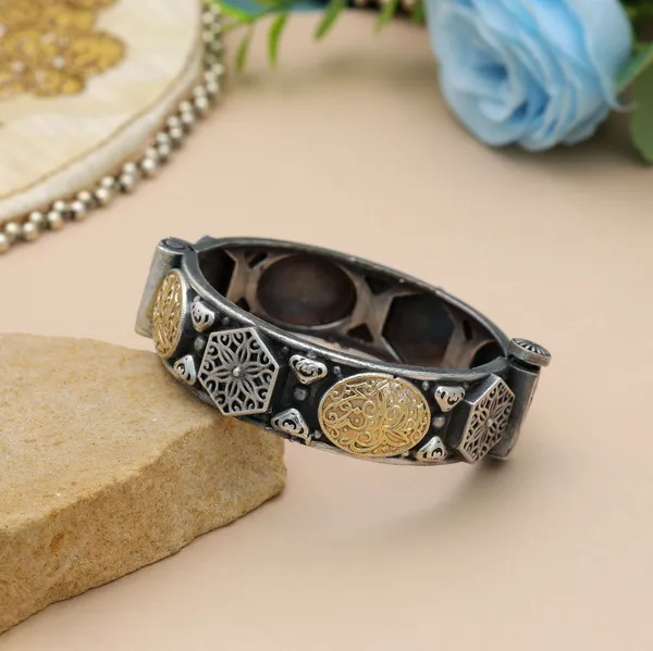 gold_silver_color_two_tone_oxidised_openable_bracelet_Paisley_Engraved_Design_for_Women