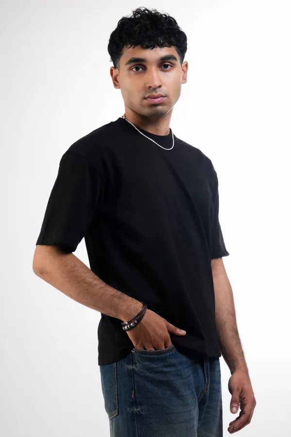 Black_Regular_Fit_Crew_Neck_T-Shirt_for_Men