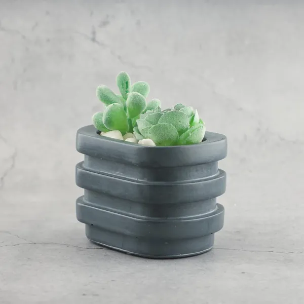 Tri_Rib_Decorative_Vase