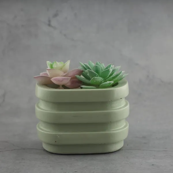 Tri_Rib_Decorative_Vase