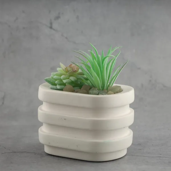 Tri_Rib_Decorative_Vase