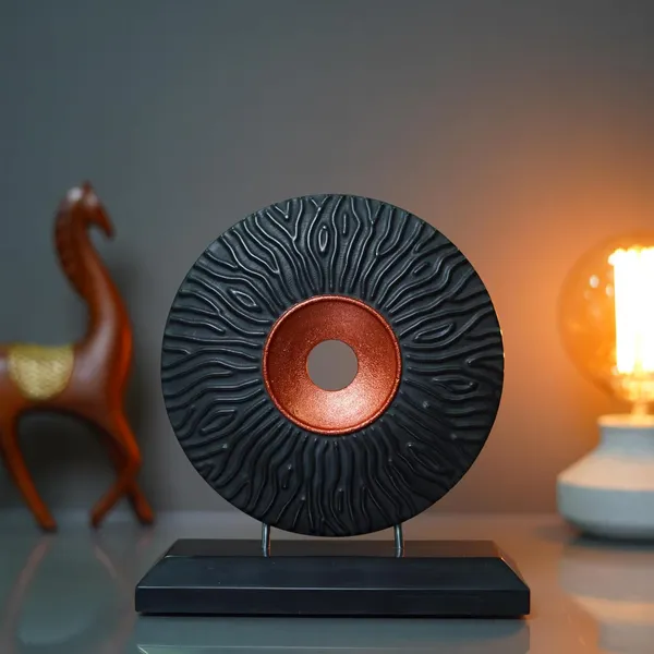 Echo_Loop_Decorative_Showpiece