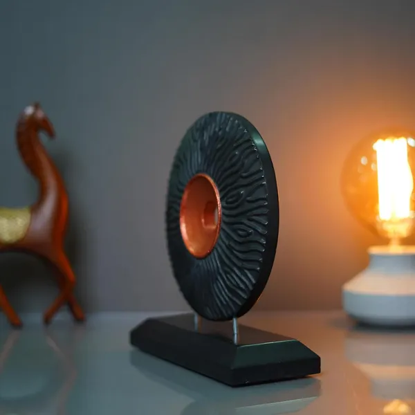 Echo_Loop_Decorative_Showpiece