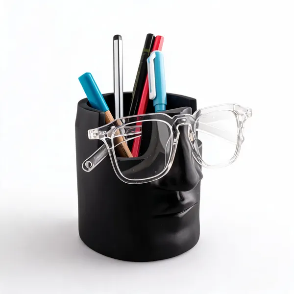 Correa_Studio_Black_Jesmonite_Sculptural_Face_Pen_Stand