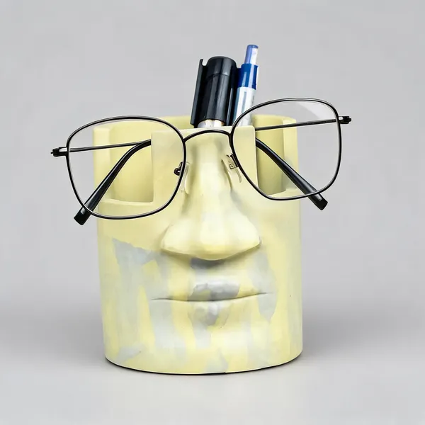 Correa_Studio_Yellow_Jesmonite_Sculptural_Face_Pen_Stand