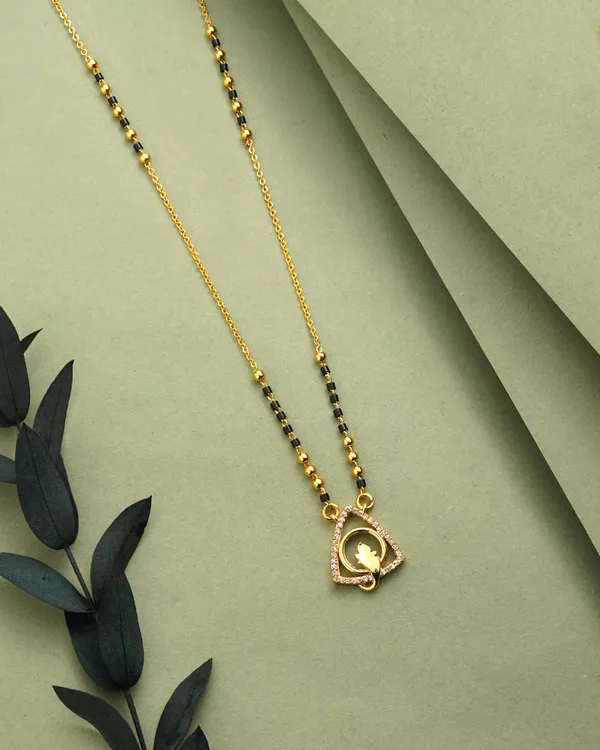 Black_Gold_Alloy_Heart_Leaf_Pendant_Mangalsutra_Necklace_For_Women