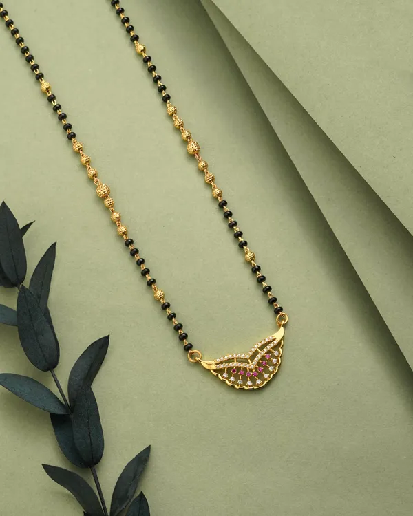 Black_Gold_Alloy_Semi-Circular_Stone_Pendant_Mangalsutra_Necklace_For_Women