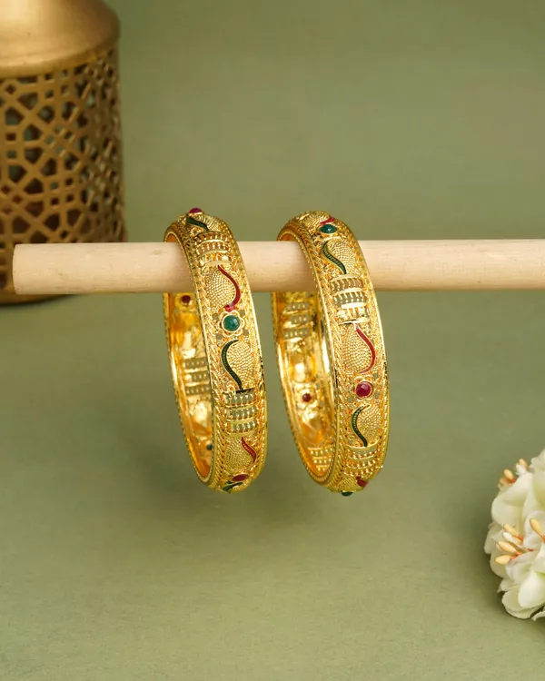 Gold_Alloy_Embellished_Festive_Bangles_For_Women