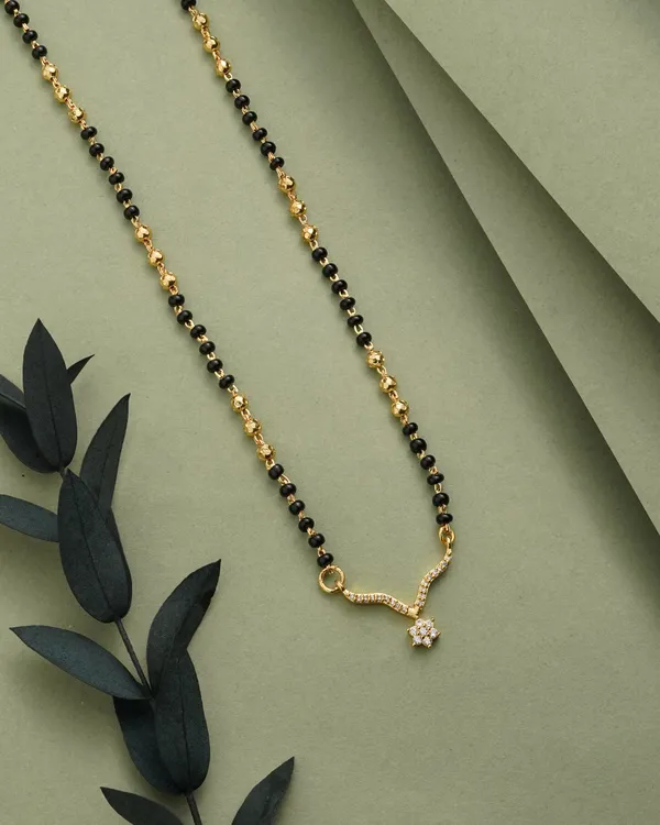 Black_Gold_Alloy_Floral_Pendant_Mangalsutra_Necklace_For_Women