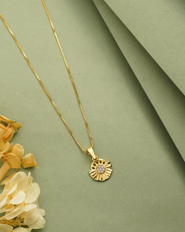 Gold_Alloy_Sunburst_Pendant_Necklace_For_Women