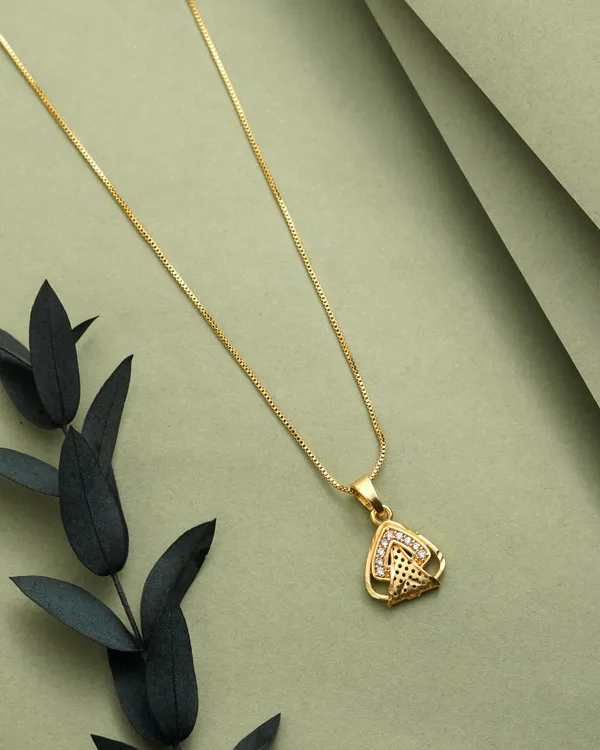 Gold_Alloy_Geometric_Pendant_Necklace_For_Women
