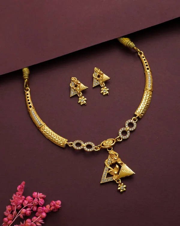 Gold_Metal_Traditional_Necklace_Set_For_Women