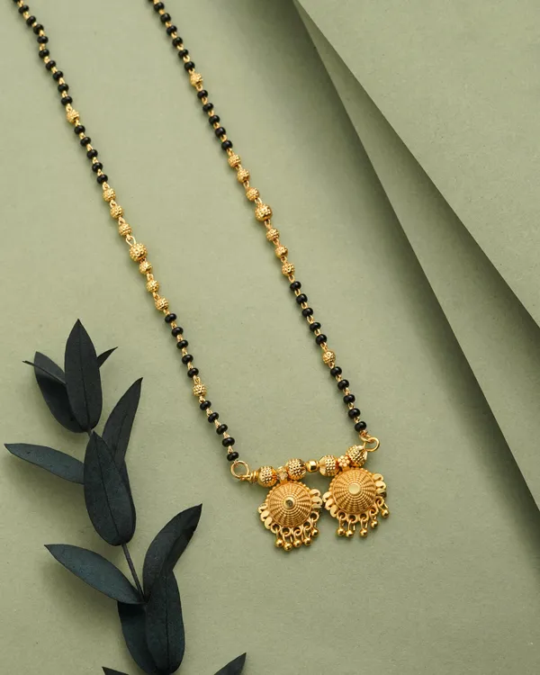 Black_Gold_Alloy_Twin_Pendant_Traditional_Mangalsutra_Necklace_For_Women