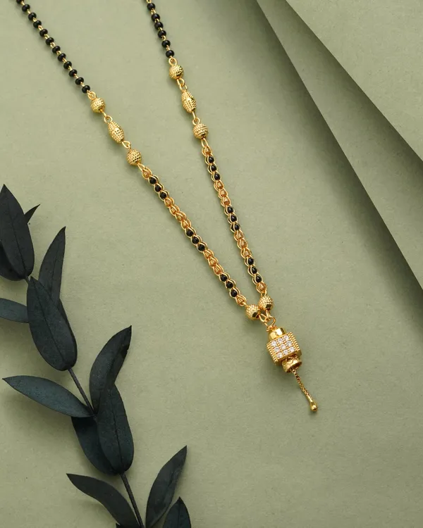 Black_Gold_Alloy_Stone_Pendant_Mangalsutra_Necklace_For_Women