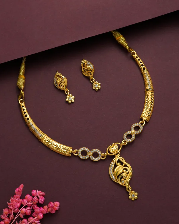 Gold_Alloy_Traditional_Necklace_And_Earrings_Set_For_Women