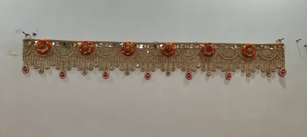 Jute_Base_With_Pearl_Lace_Dwar_Toran
