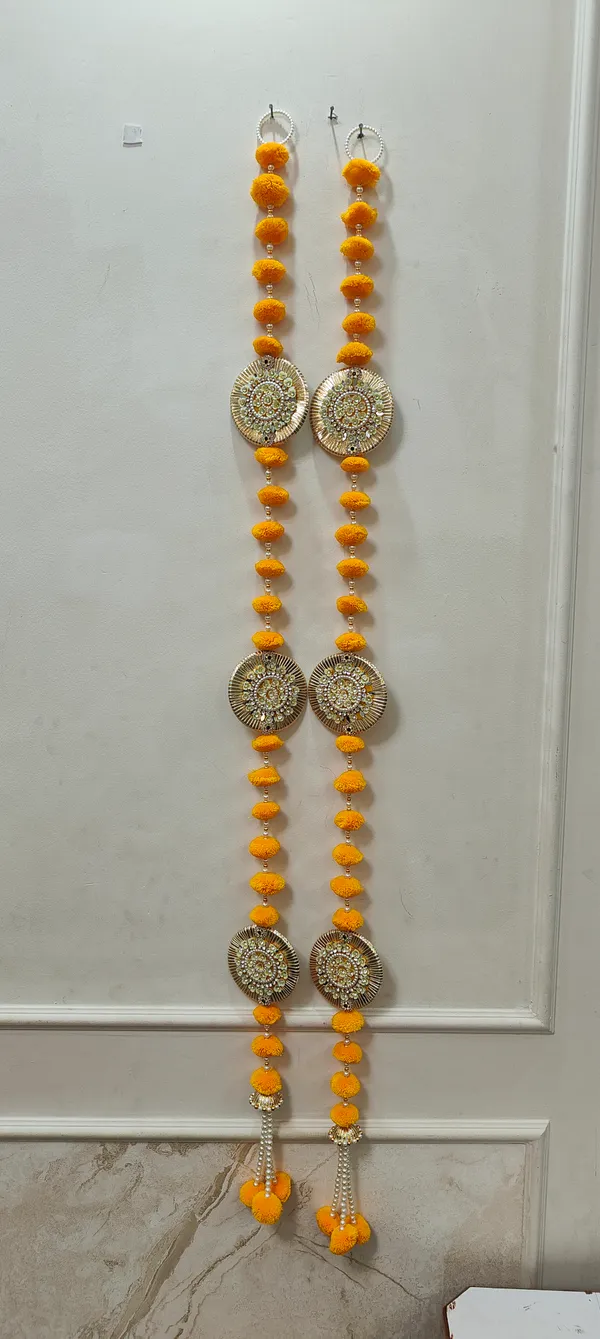 Pompom_Door_Side_Hanging