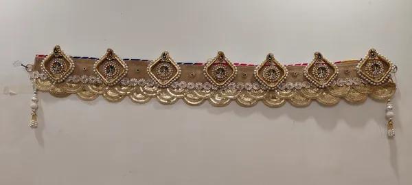 Jute_Base_With_Scalping_Lace_And_Pearl_Beads_Dwar_Toran