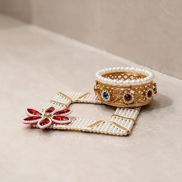 Pearl_Square_Base_With_Metal_Holder_Candle_Holder_set_of_3
