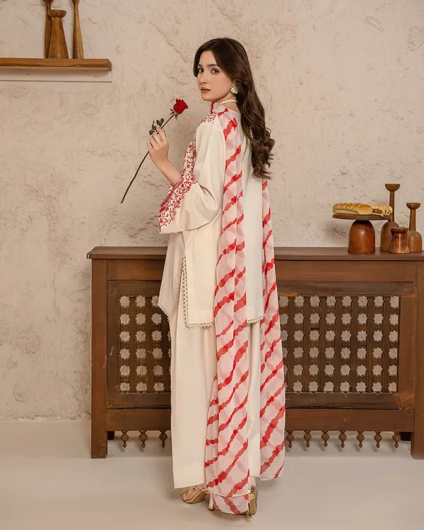 Cream_Crepe_Silk_Straight_Floral_Detail_Kurta_Set_For_Women