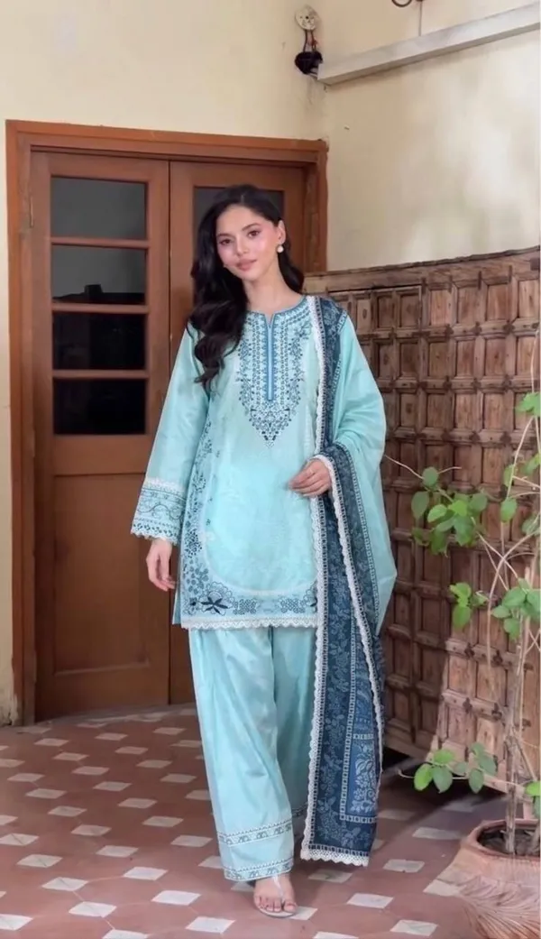 Aqua_Floral_Embroidered_Kurta_Set_for_Women