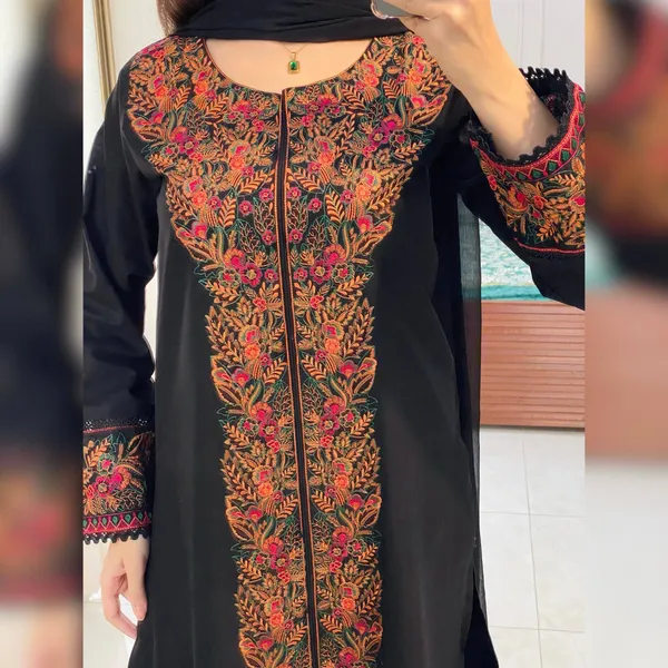 Black_Georgette_Straight_Floral_Embroidered_Kurta_Set_With_Dupatta_For_Women