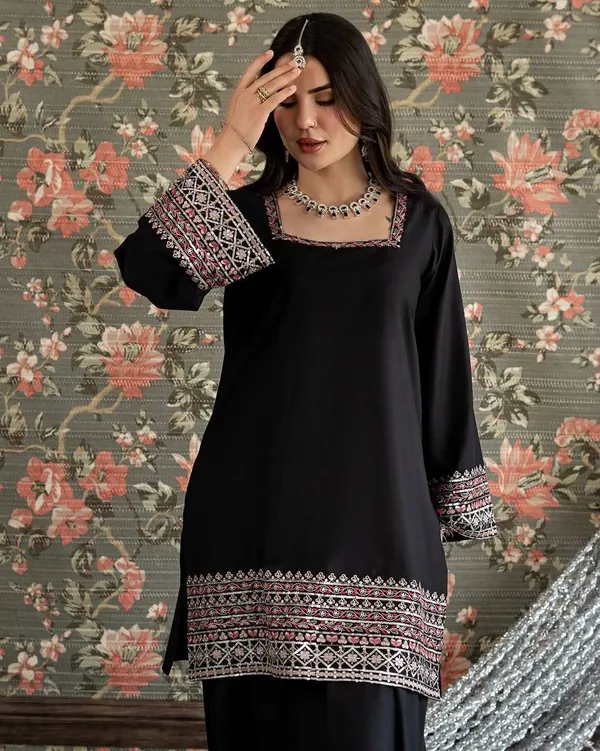 Black_Crepe_Silk_Straight_Geometric_Border_Kurta_Set_For_Women