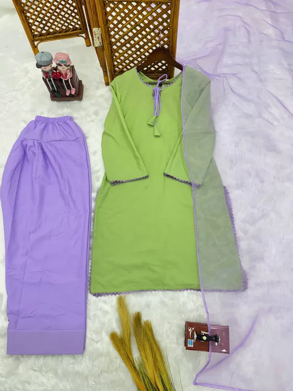Green_Crepe_Silk_Flared_Sleeve_Kurta_Set_For_Women