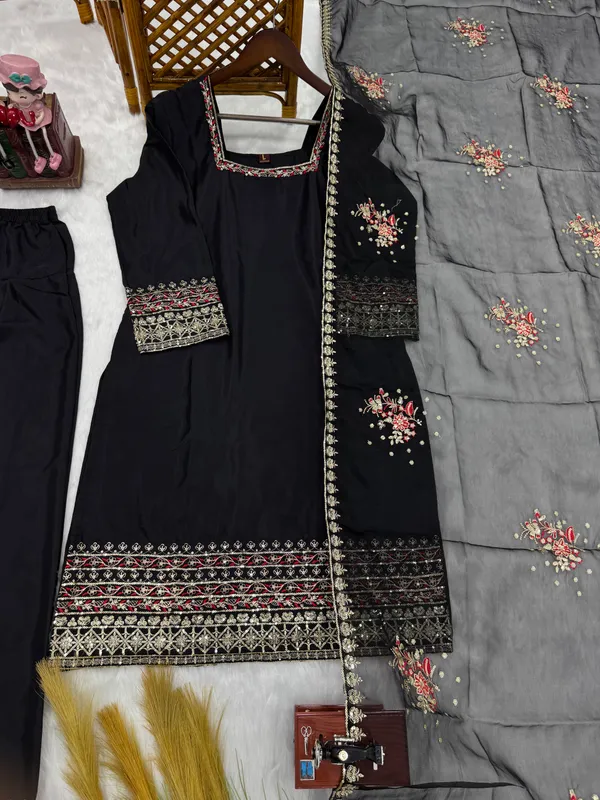 Black_Crepe_Silk_Straight_Geometric_Border_Kurta_Set_For_Women