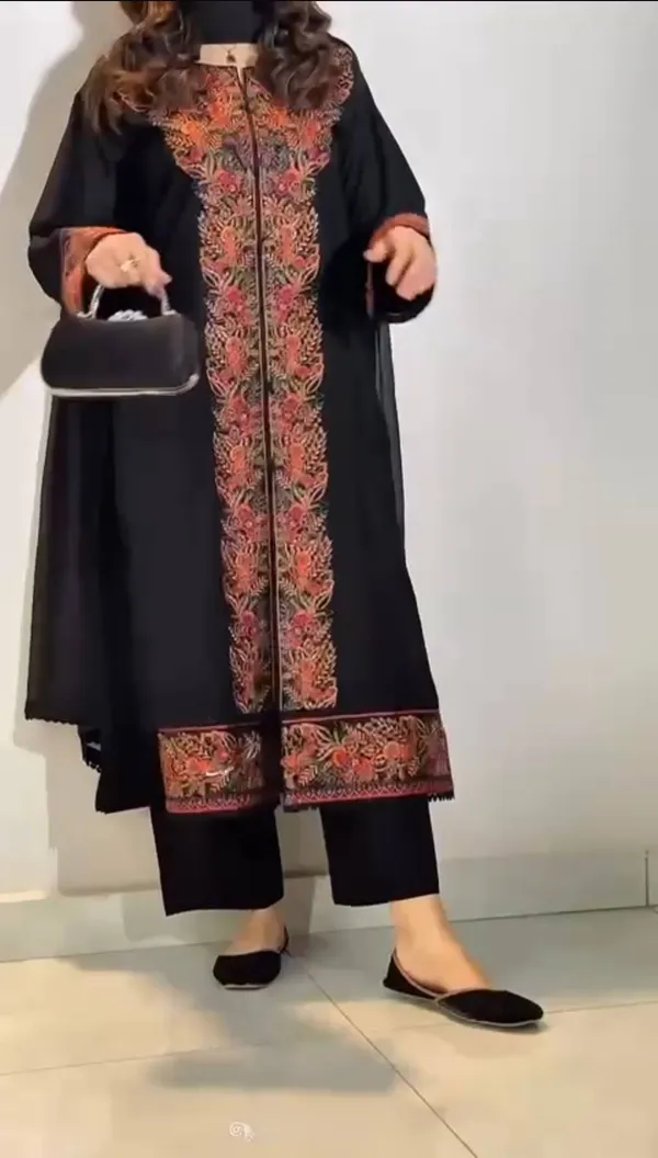 Black_Georgette_Straight_Floral_Embroidered_Kurta_Set_With_Dupatta_For_Women