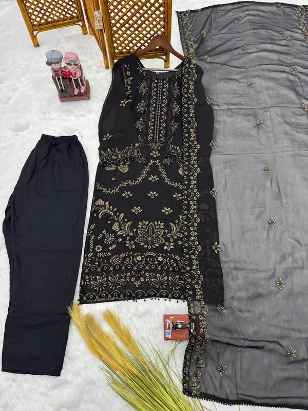 Black_Georgette_Floral_Motif_Kurta_Set_For_Women
