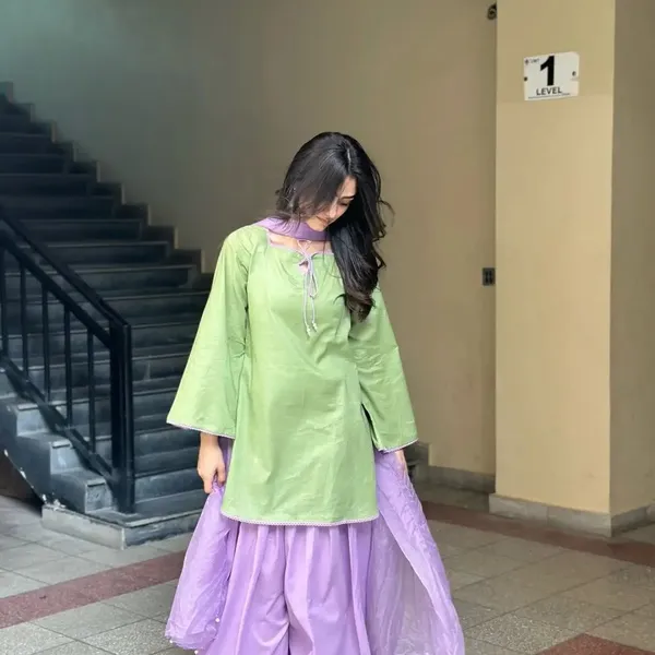 Green_Crepe_Silk_Flared_Sleeve_Kurta_Set_For_Women