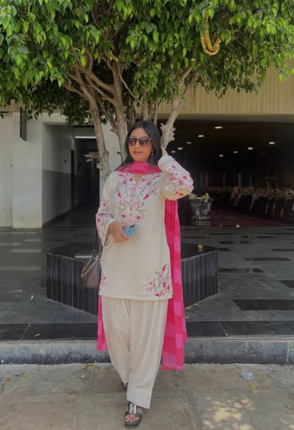 White_Silk_Straight_Floral_Embroidered_Kurta_Set_With_Dupatta_For_Women