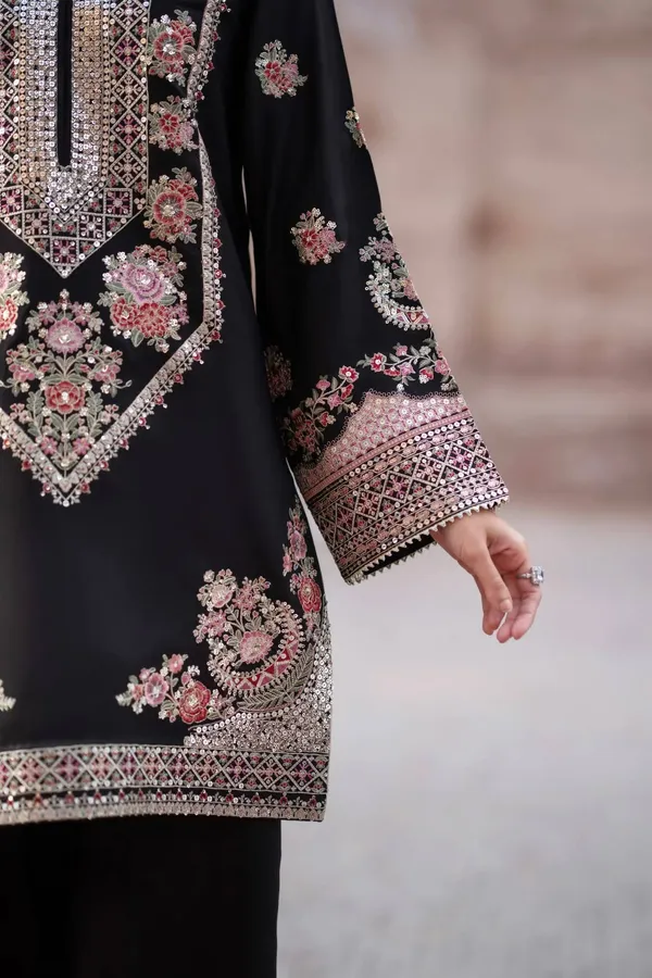 Black_Crepe_Silk_Straight_Embroidered_Salwar_Suit_Set_For_Women