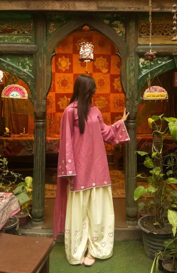 Pink_Silk_Straight_Heart_Motif_Kurta_Set_For_Women
