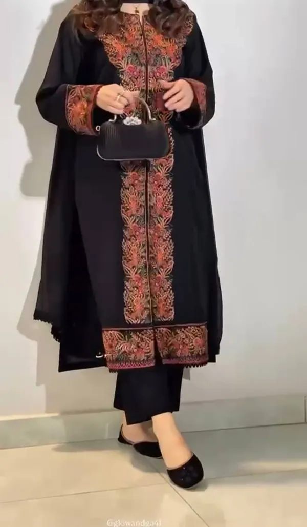 Black_Georgette_Straight_Floral_Embroidered_Kurta_Set_With_Dupatta_For_Women