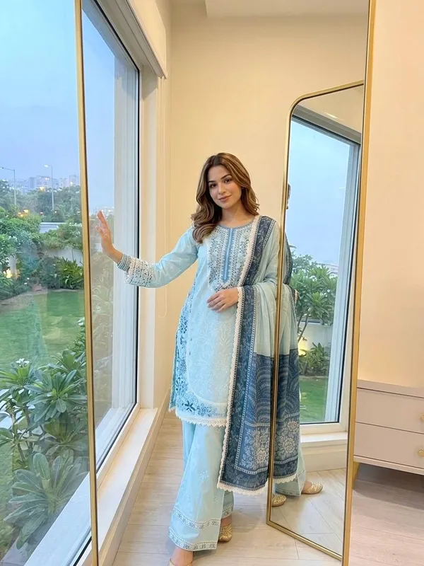 Aqua_Floral_Embroidered_Kurta_Set_for_Women