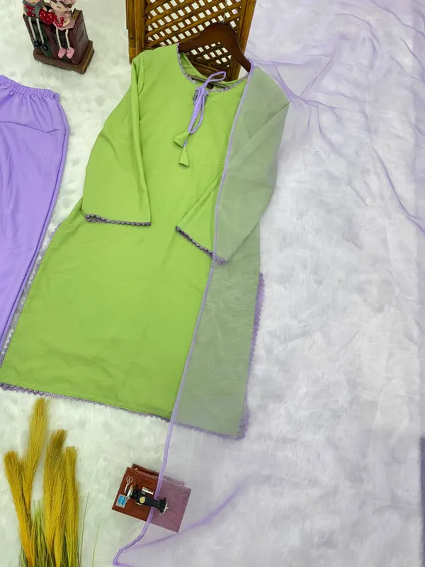 Green_Crepe_Silk_Flared_Sleeve_Kurta_Set_For_Women