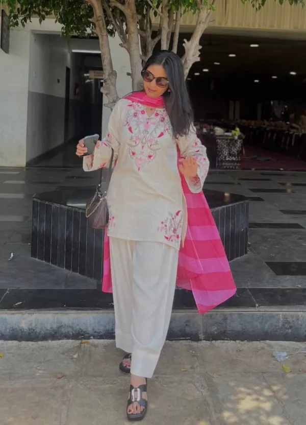 White_Silk_Straight_Floral_Embroidered_Kurta_Set_With_Dupatta_For_Women