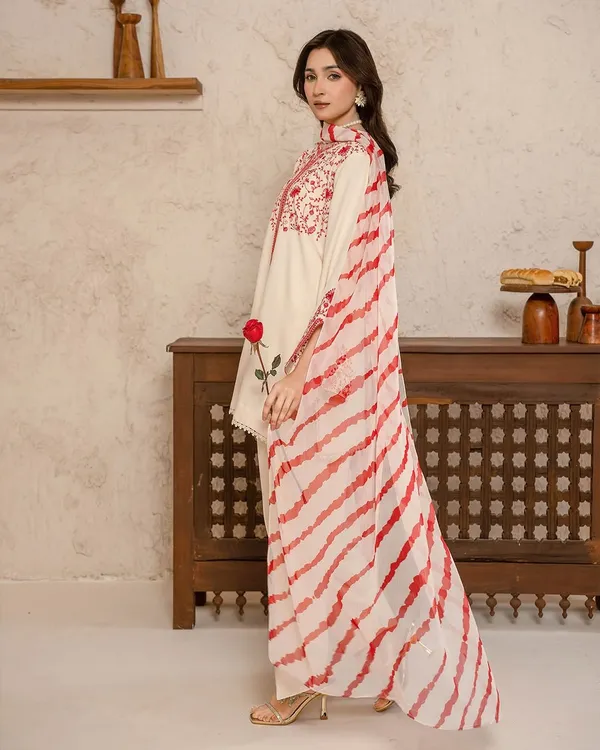 Cream_Crepe_Silk_Straight_Floral_Detail_Kurta_Set_For_Women