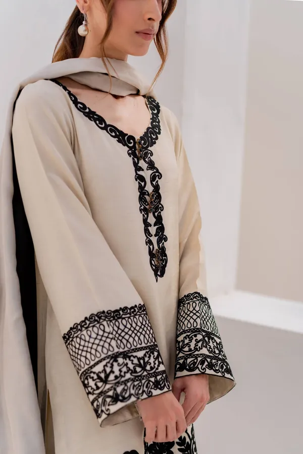 Cream_Crepe_Silk_Straight_Floral_Embroidered_Kurta_Set_For_Women