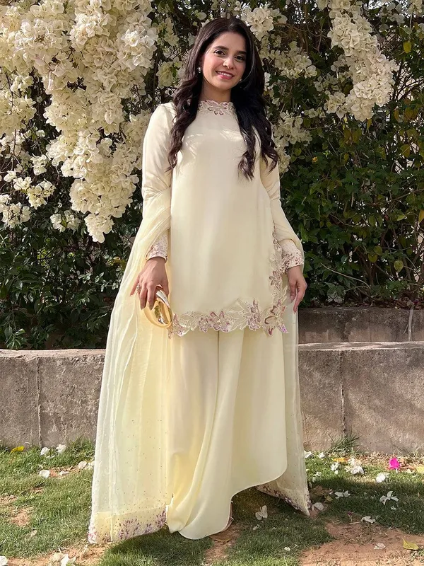 Cream_Cotton_Silk_Straight_Floral_Embroidered_Suit_Set_For_Women