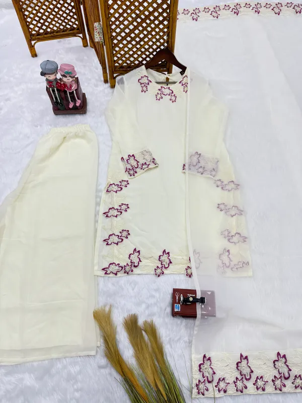 Cream_Cotton_Silk_Straight_Floral_Embroidered_Suit_Set_For_Women