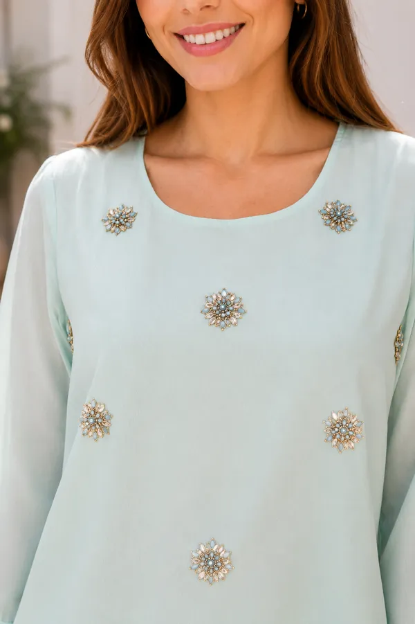 Mint_Embellished_Straight_Kurta_for_Women