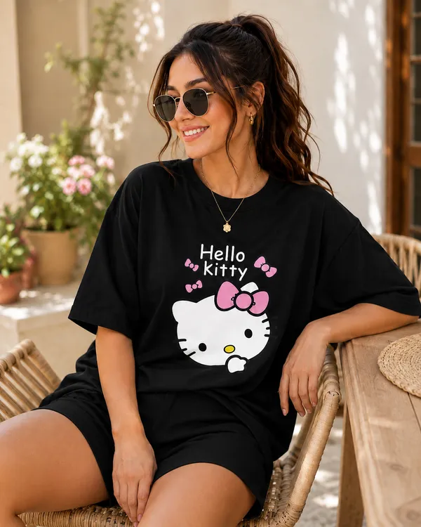 Black_Oversized_Graphic_T-Shirt_And_Shorts_Set_For_Women