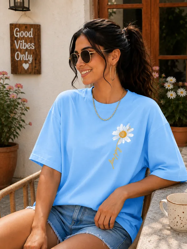 Blue_Oversized_Graphic_T-Shirt_for_Women