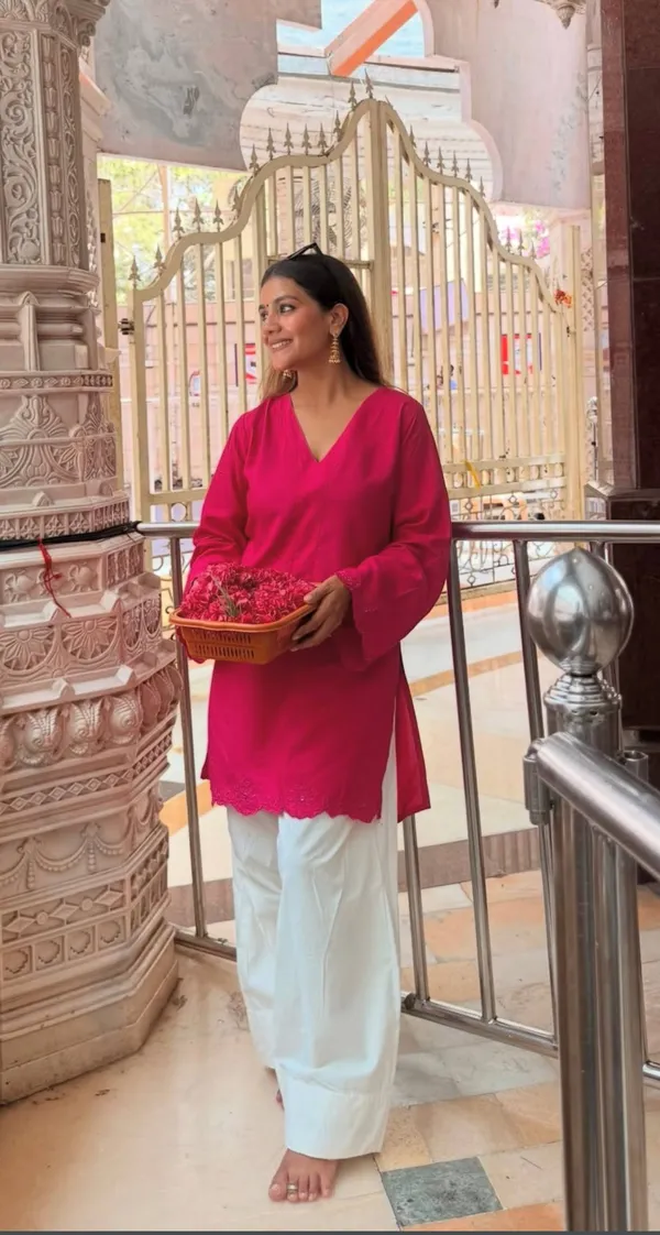 Pink_And_White_Straight_Kurta_Pant_Set_for_Women