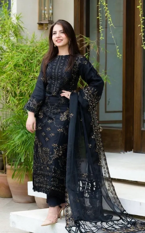 Black_Georgette_Straight_Suit_Set_for_Women