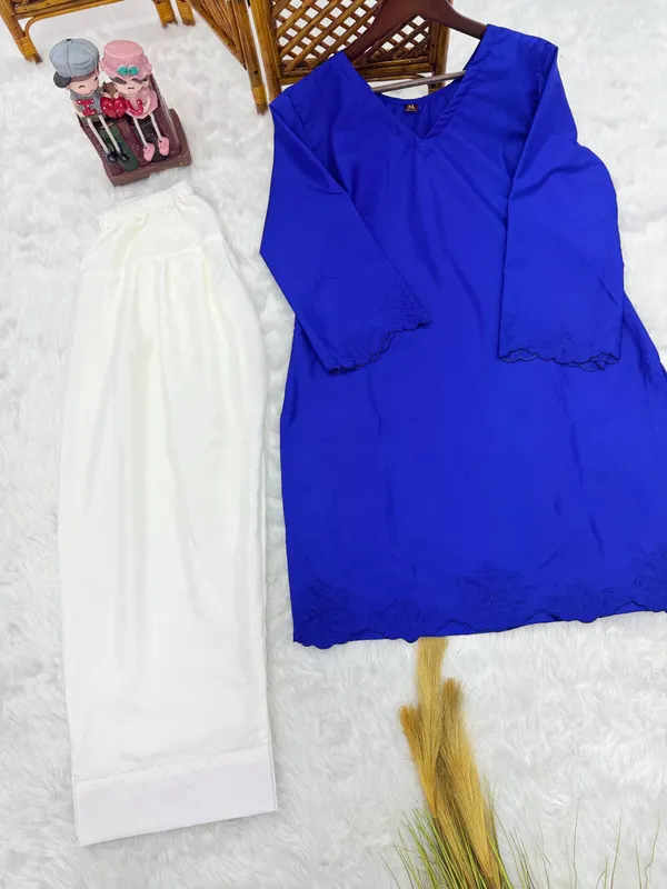 Blue_Straight_Fit_Kurta_Pant_Set_for_Women