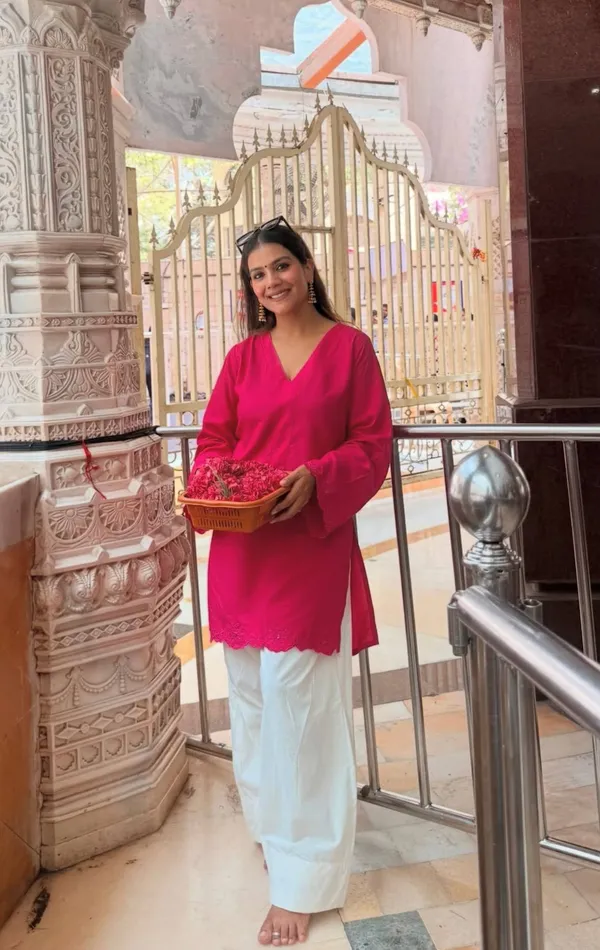 Pink_And_White_Straight_Kurta_Pant_Set_for_Women